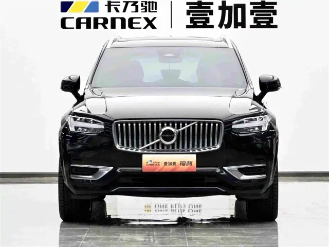 Volvo XC90 — Фото автомобиля 2