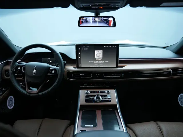 Lincoln Aviator — Фото автомобиля 14