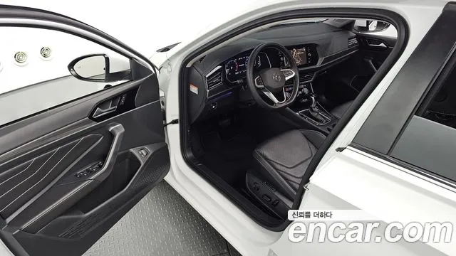 Volkswagen Jetta — Фото автомобиля 11