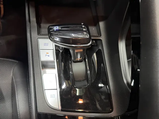 Hyundai Elantra — Фото автомобиля 21