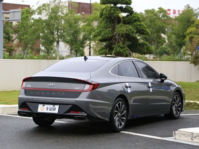 Hyundai Sonata — Фото автомобиля 21