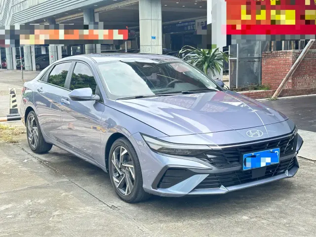 Hyundai Elantra — Фото автомобиля 3