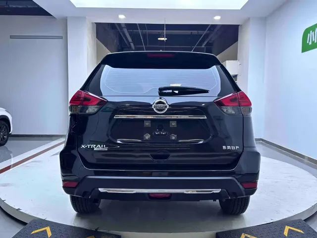Nissan X-Trail — Фото автомобиля 5