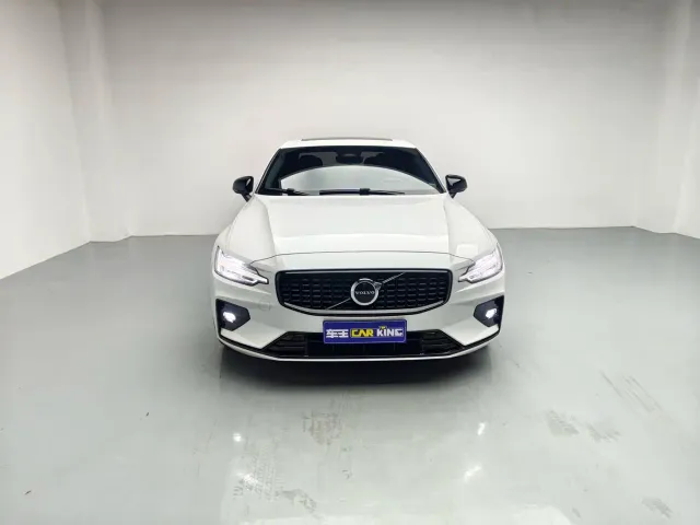 Volvo S60 — Фото автомобиля 4