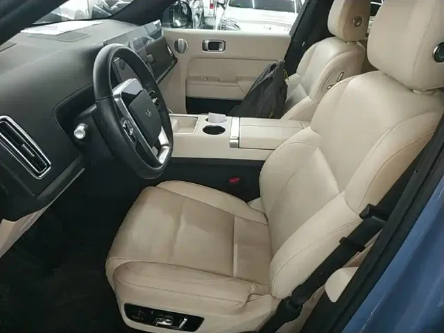 Li Auto L7 — Фото автомобиля 14