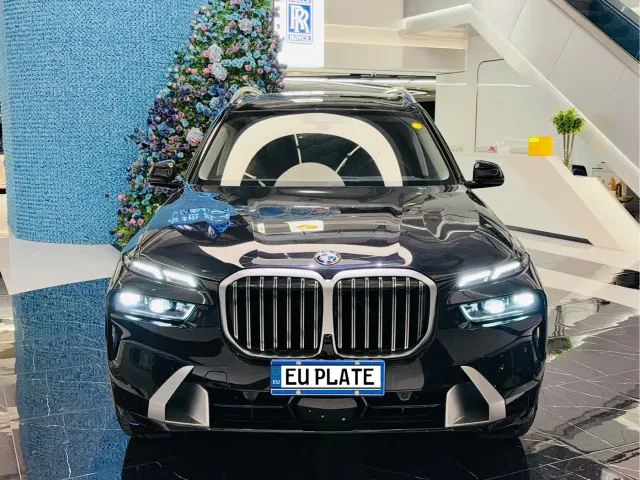 BMW X7 — Фото автомобиля 2