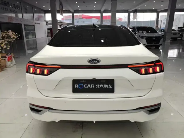 Ford Mondeo — Фото автомобиля 26