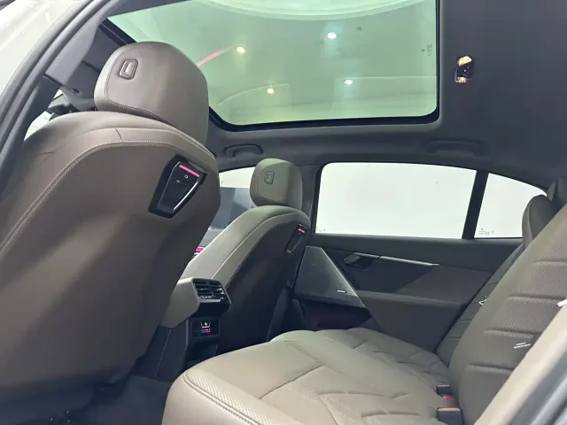 BMW 5 Series — Фото автомобиля 14