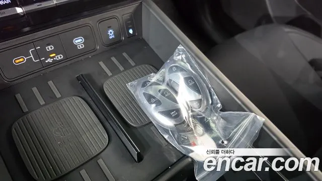 Hyundai Santa Fe MX5 — Фото автомобиля 21
