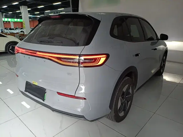 Geely Galaxy E5 — Фото автомобиля 6