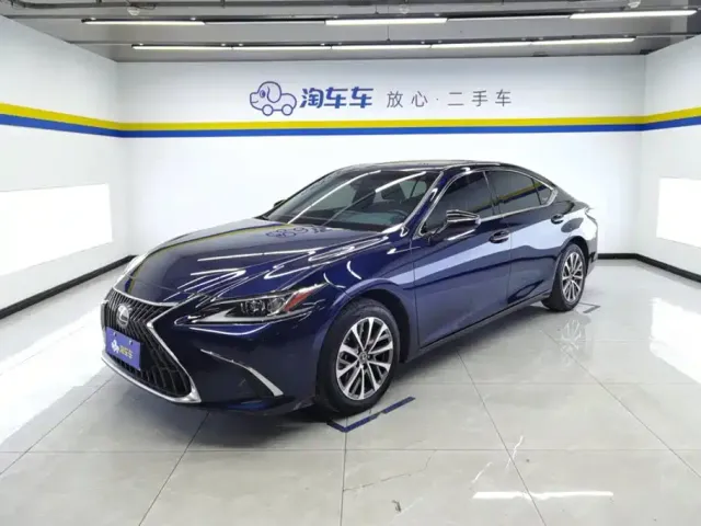 Фотография автомобиля — Lexus ES