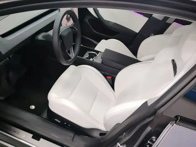 Tesla Model 3 — Фото автомобиля 14