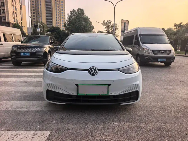 Volkswagen ID.3 — Фото автомобиля 2