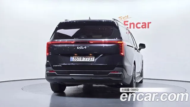 Kia Carnival Generation 4 — Фото автомобиля 4
