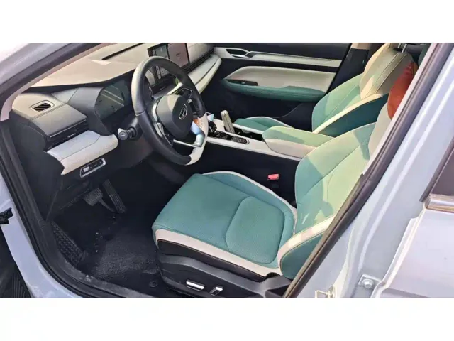 Geely Emgrand L — Фото автомобиля 8