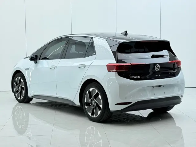 Volkswagen ID.3 — Фото автомобиля 13