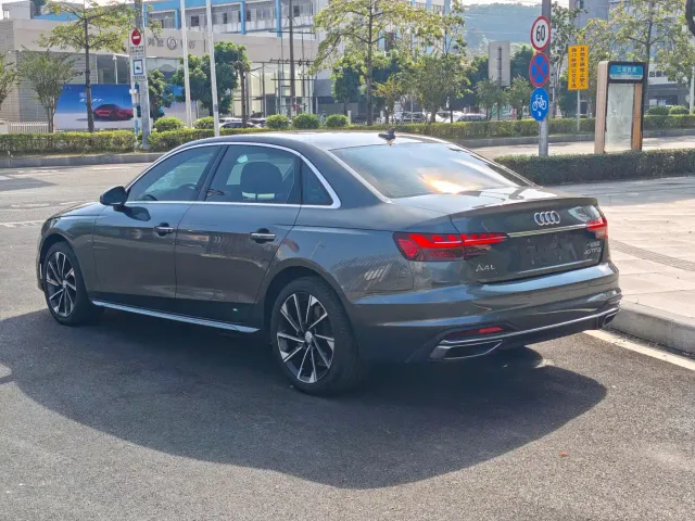 Audi A4L — Фото автомобиля 13