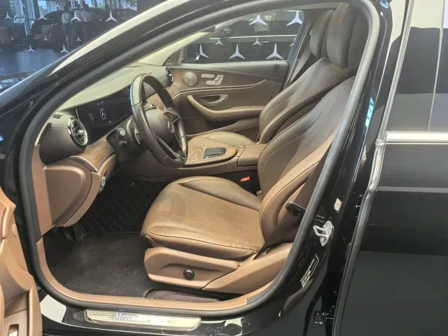 Mercedes-Benz E-Class — Фото автомобиля 4