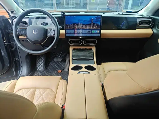 Leapmotor C11 — Фото автомобиля 9