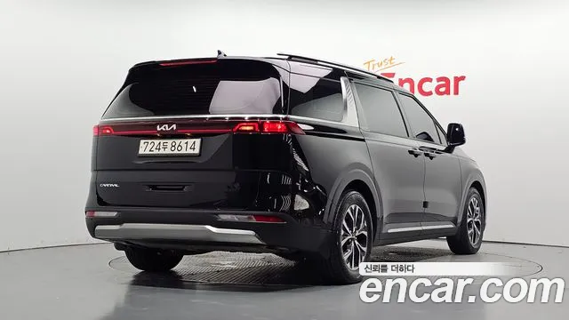 Kia Carnival — Фото автомобиля 2
