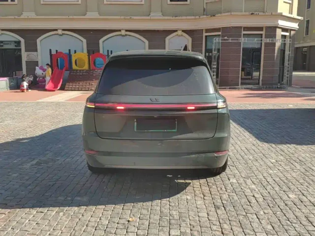 Li Auto L9 — Фото автомобиля 5