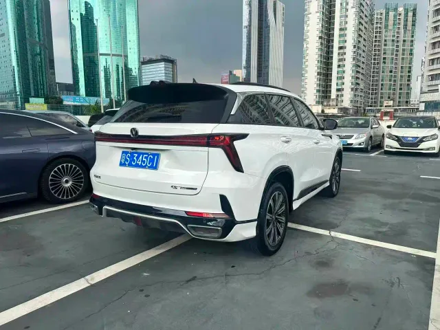 Changan CS75 Plus — Фото автомобиля 9