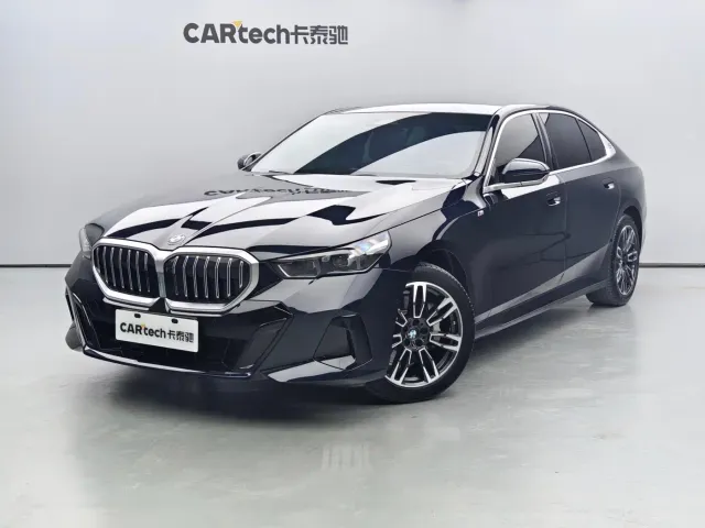 Фотография автомобиля — BMW 5 Series