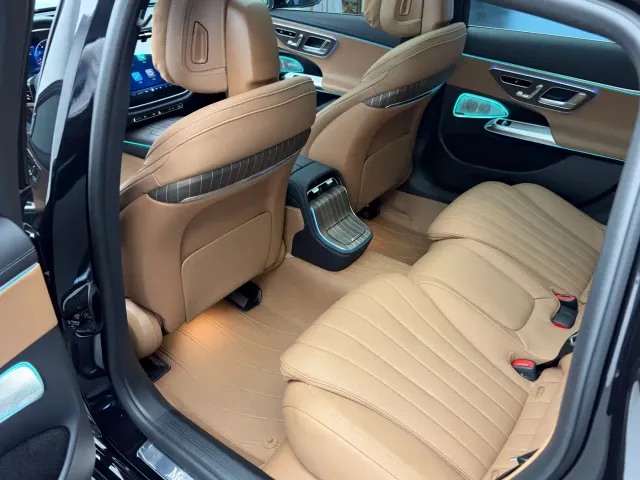 Mercedes-Benz E-Class — Фото автомобиля 11
