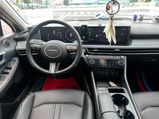 Hyundai Sonata — Фото автомобиля 8