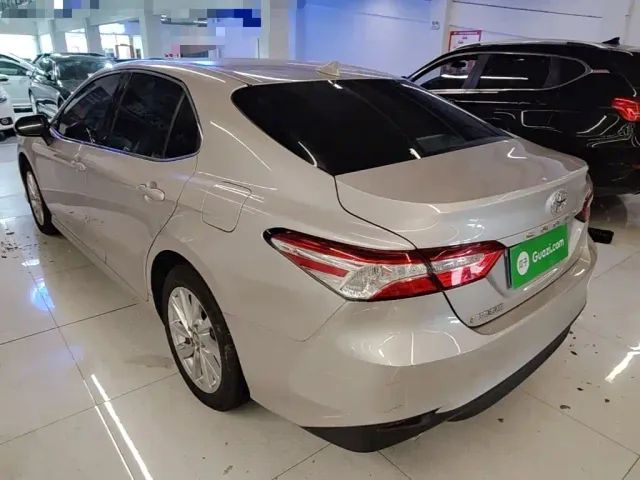 Toyota Camry — Фото автомобиля 4