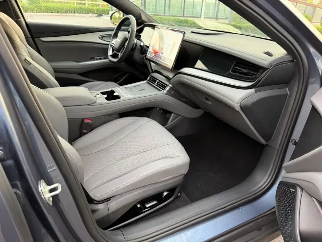 BYD Seal 07 DM-i — Фото автомобиля 10