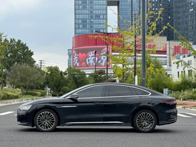 BYD Han — Фото автомобиля 14