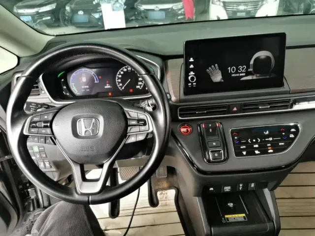 Honda Odyssey 2022 2.0L e:HEV Sharp Supreme Edition — Фото автомобиля 9