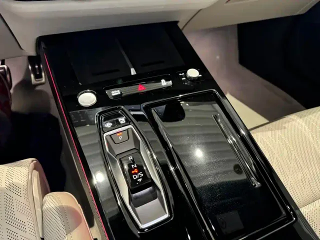 Audi A6L — Фото автомобиля 12