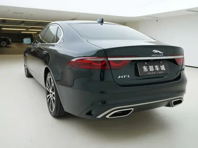Jaguar XFL — Фото автомобиля 5