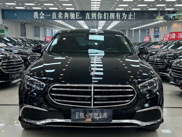 Фотография автомобиля — Mercedes-Benz E-Class