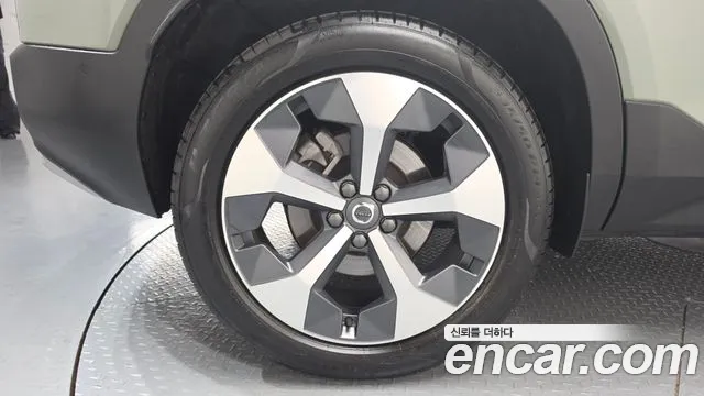 Вольво XC40 B4 Ultimate Bright — Фото автомобиля 5