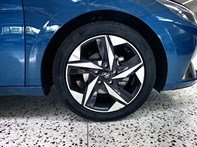 Hyundai Elantra — Фото автомобиля 17