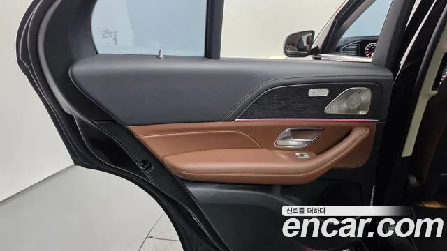 Mercedes-Benz GLE-Class — Фото автомобиля 25