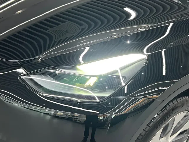 Tesla Model Y — Фото автомобиля 13