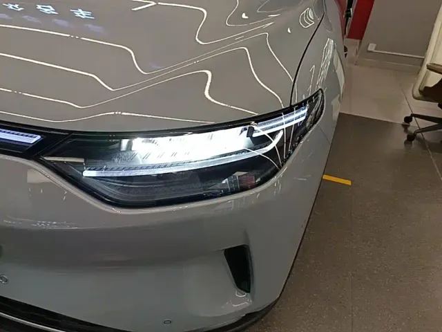 Leapmotor C11 — Фото автомобиля 23