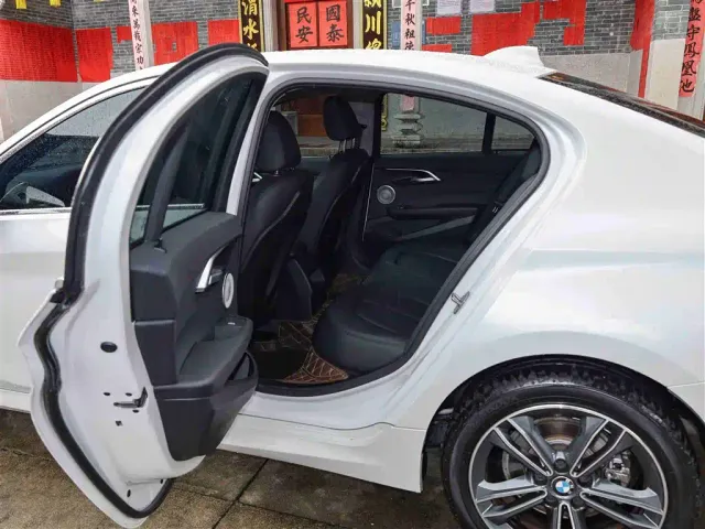 BMW 1 Series — Фото автомобиля 6