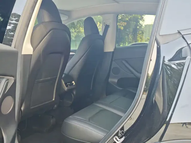 Tesla Model Y — Фото автомобиля 5
