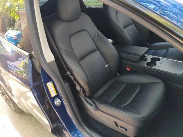 Tesla Model Y — Фото автомобиля 24