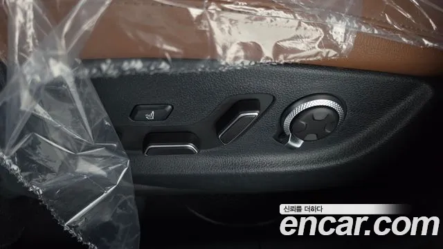 Genesis GV70 2.5T Бензин AWD — Фото автомобиля 30