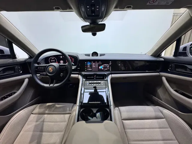 Porsche Panamera — Фото автомобиля 18