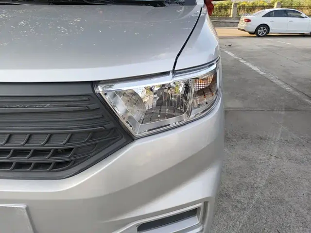 Wuling Hongguang V — Фото автомобиля 23