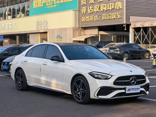 Mercedes-Benz C-Class — Фото автомобиля 3