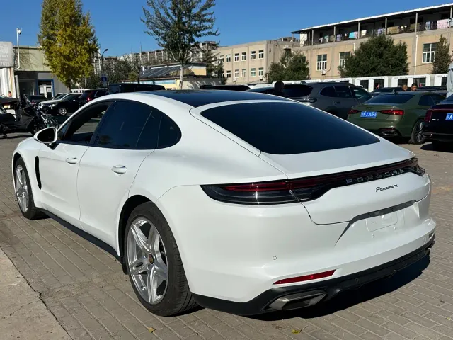 Porsche Panamera — Фото автомобиля 13