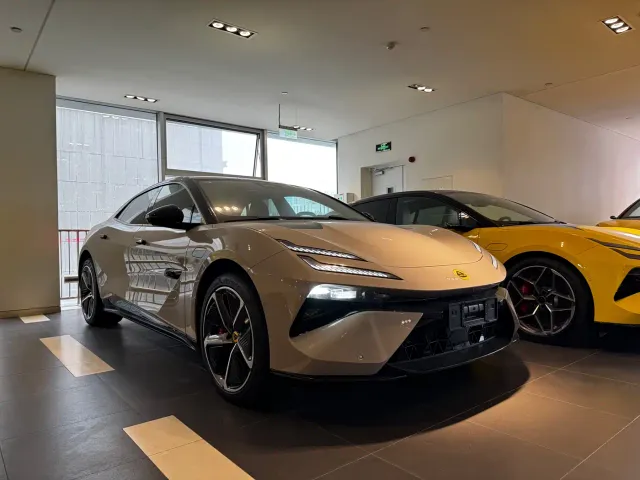 Lotus Emeya — Фото автомобиля 3